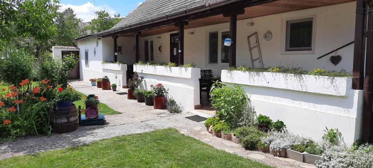 Haus Wegleitner Apartamento Apetlon Exterior foto